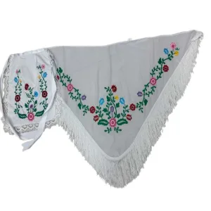 PICO Y DELANTAL BORDADO